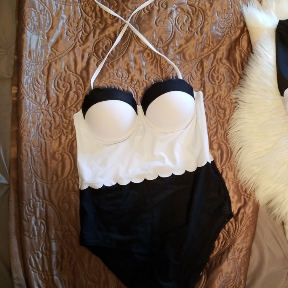 Cupshe Swimsuit one-piece